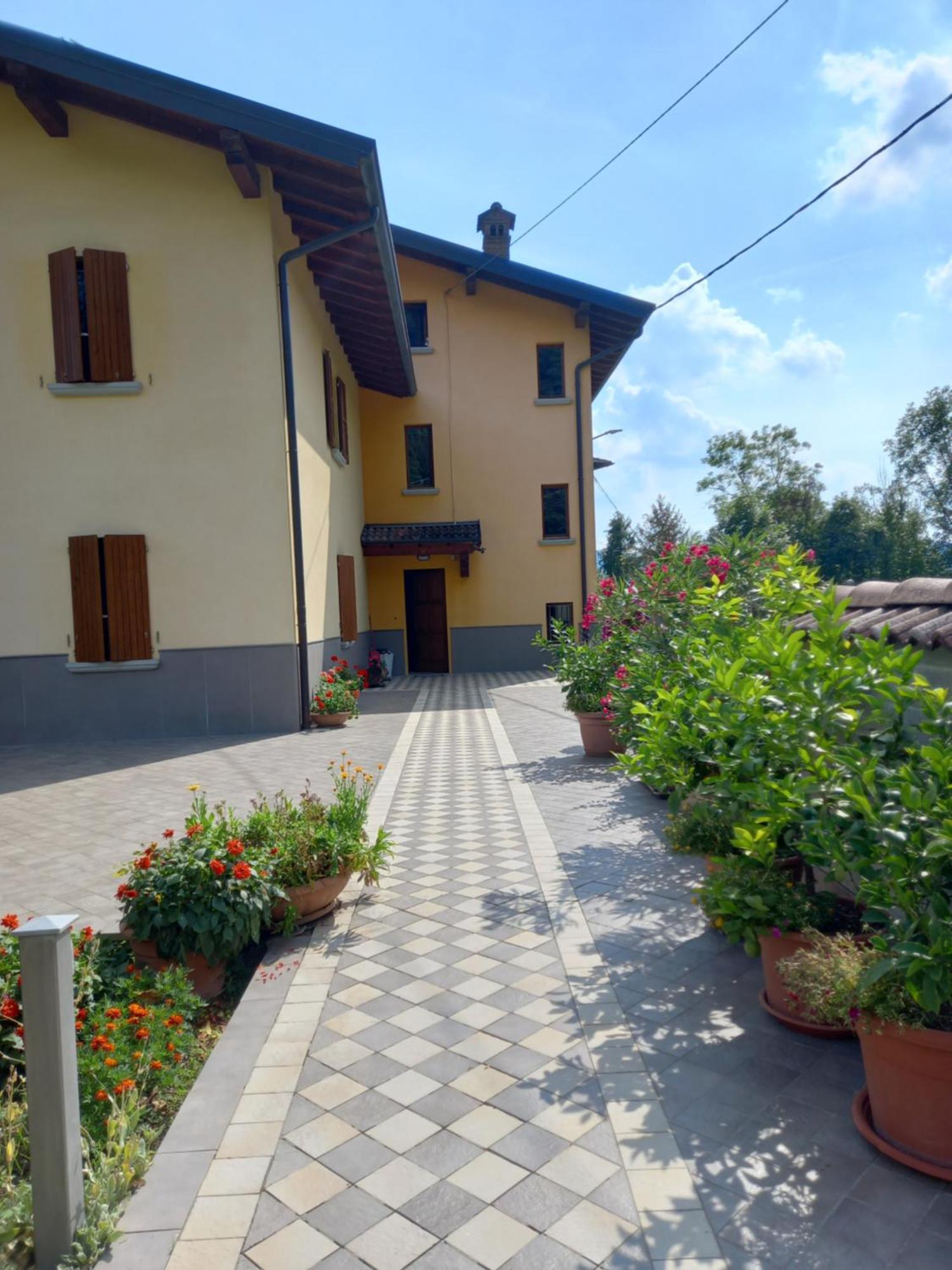Casa Vacanze Tania Somendenna Екстериор снимка